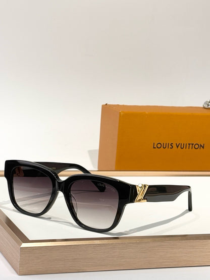 Louis Eyewear SIZE: 53-18-140