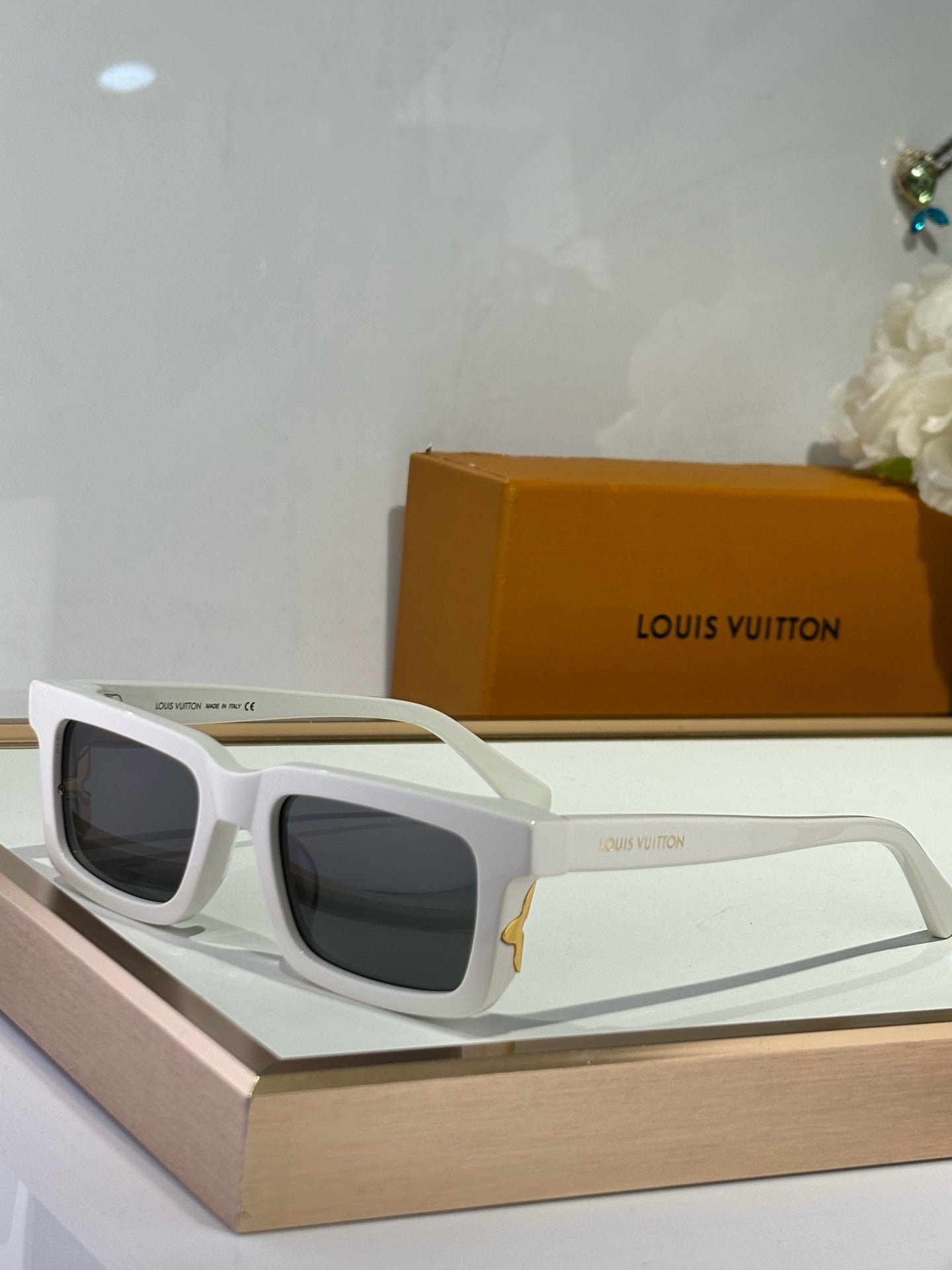 Louis Eyewear SIZE: 51-21-140