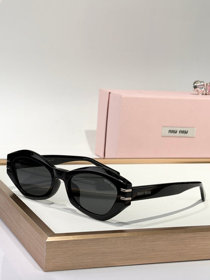 MIU MI* Eyewear SIZE: 55-20-148