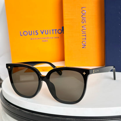 Louis Eyewear SIZE: 55-18-145