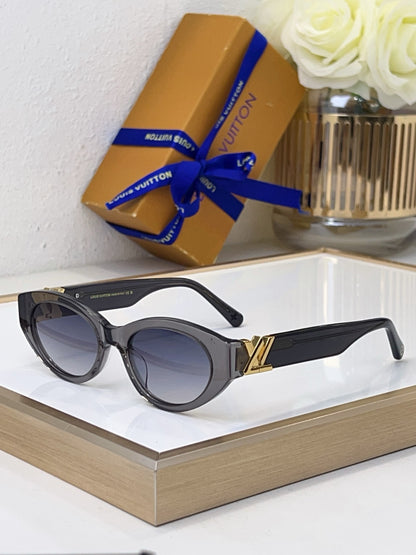 Louis Eyewear SIZE: 51-20-140