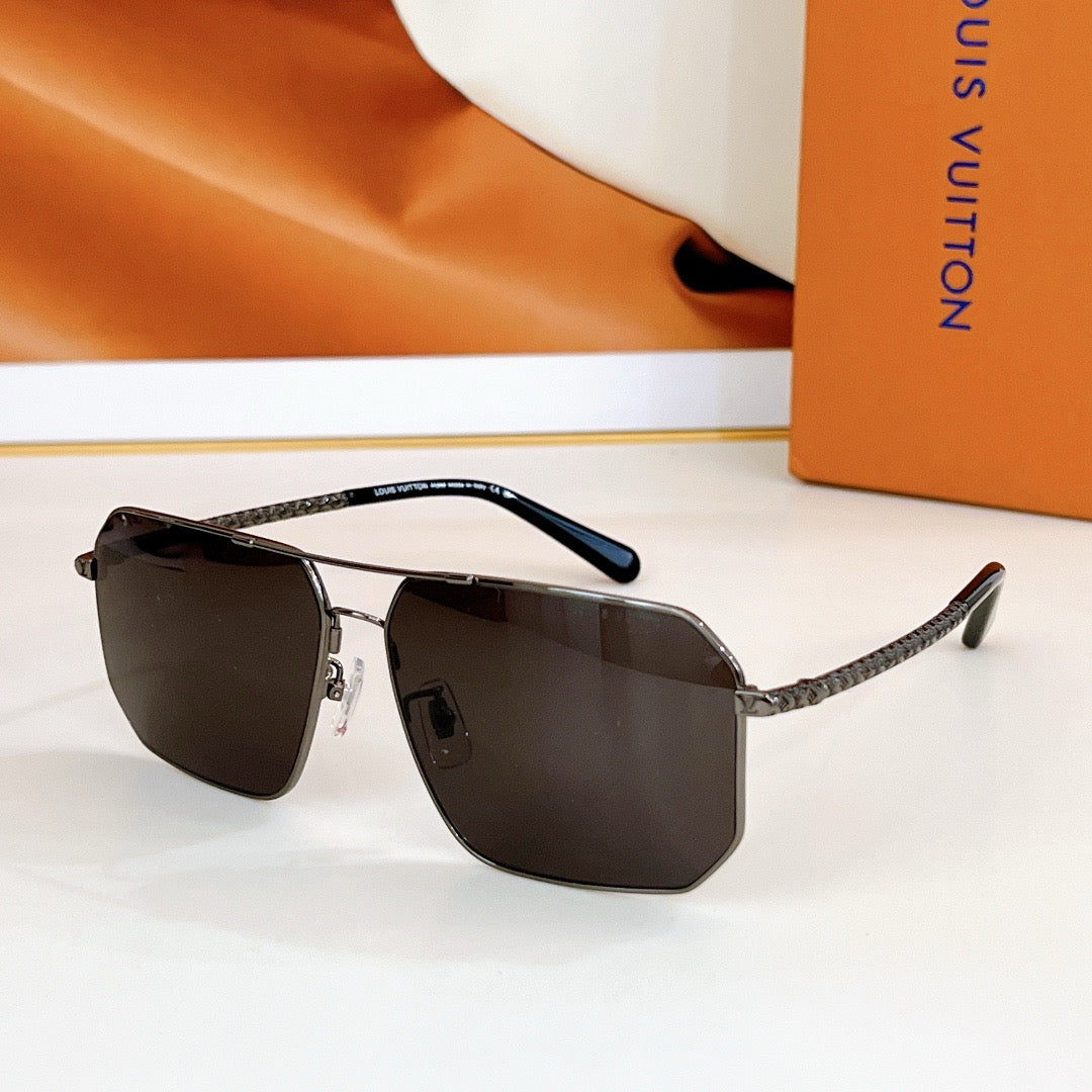 Louis Eyewear SIZE: 60-14-145