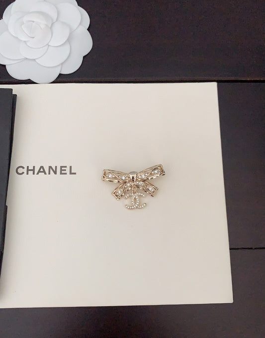 CC new arrival brooch 009