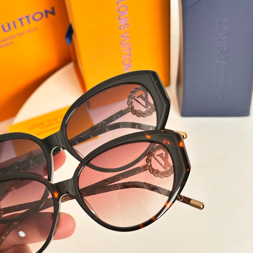 Louis Eyewear SIZE: 57-16-145