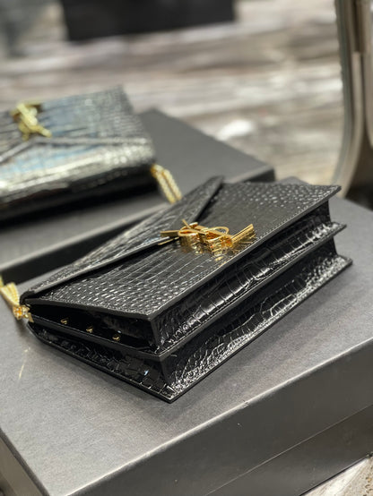 Y Cassandra Medium Chain Bag Black