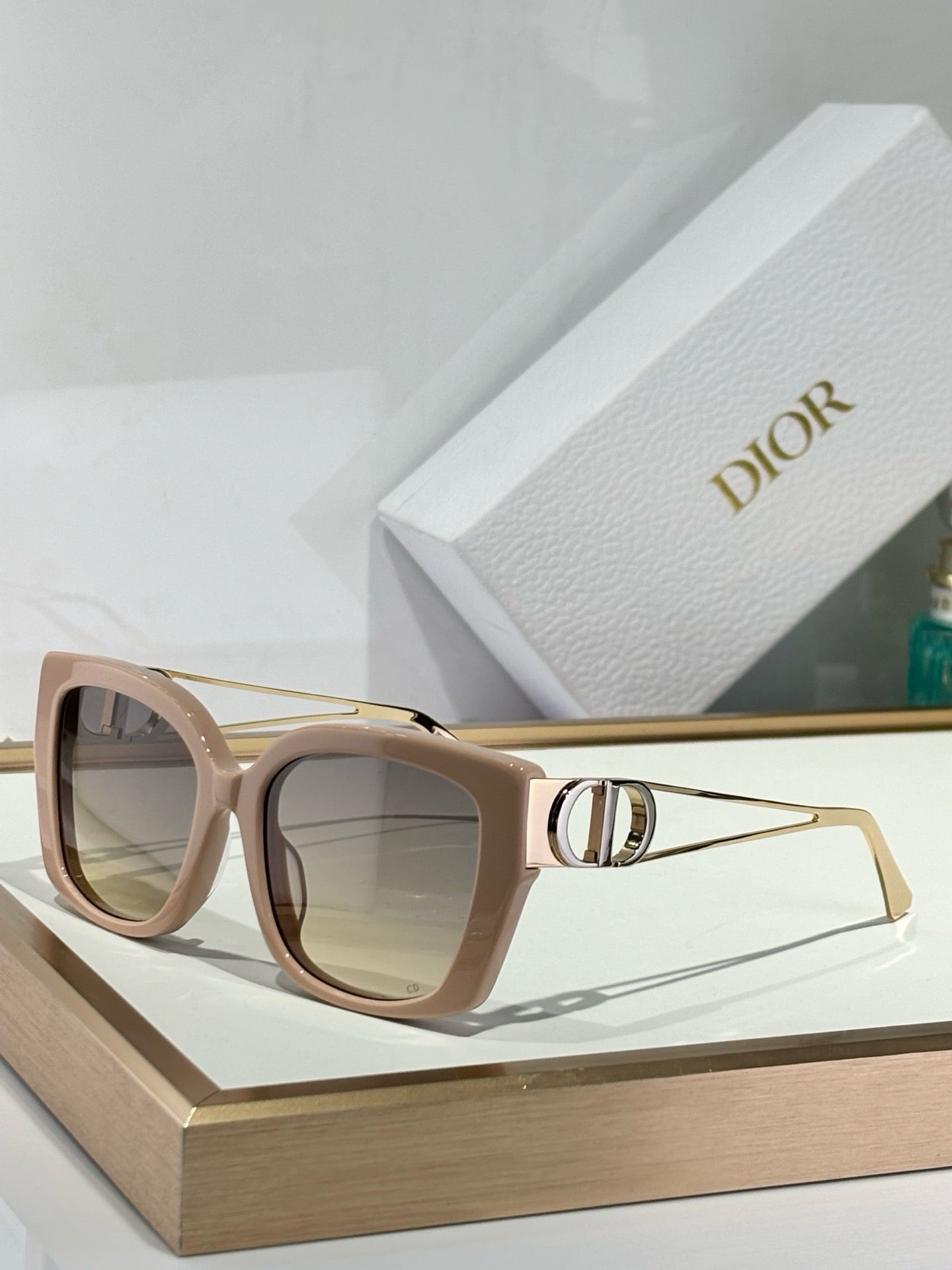 DI*R Eyewear SIZE: