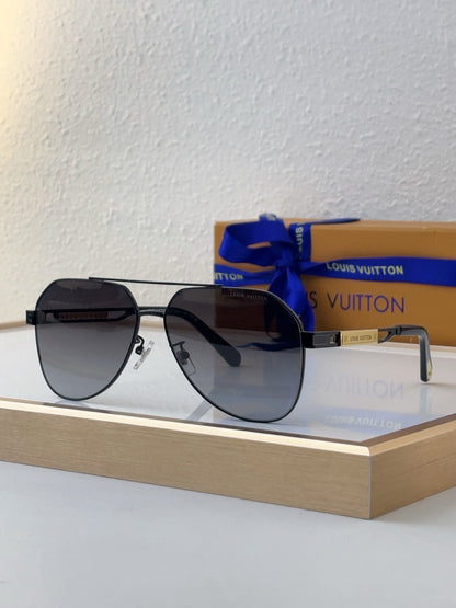 Louis Eyewear SIZE: 61-14-145
