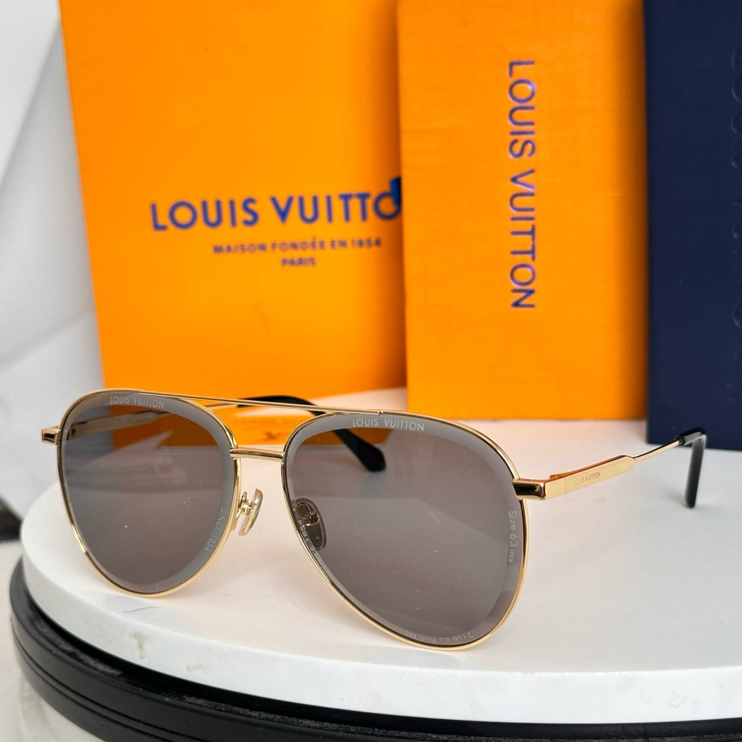Louis Eyewear SIZE: 52-21-145