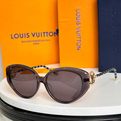 Louis Eyewear SIZE: 57-16-145