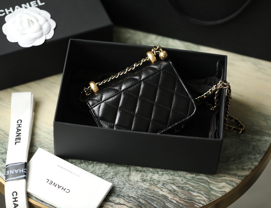 cc CO-CO Clutch With Chain 9.5cm/3.7in Gold Toned Hardware For Women Black