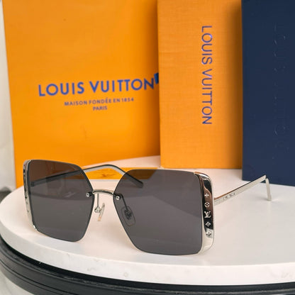Louis Eyewear SIZE: