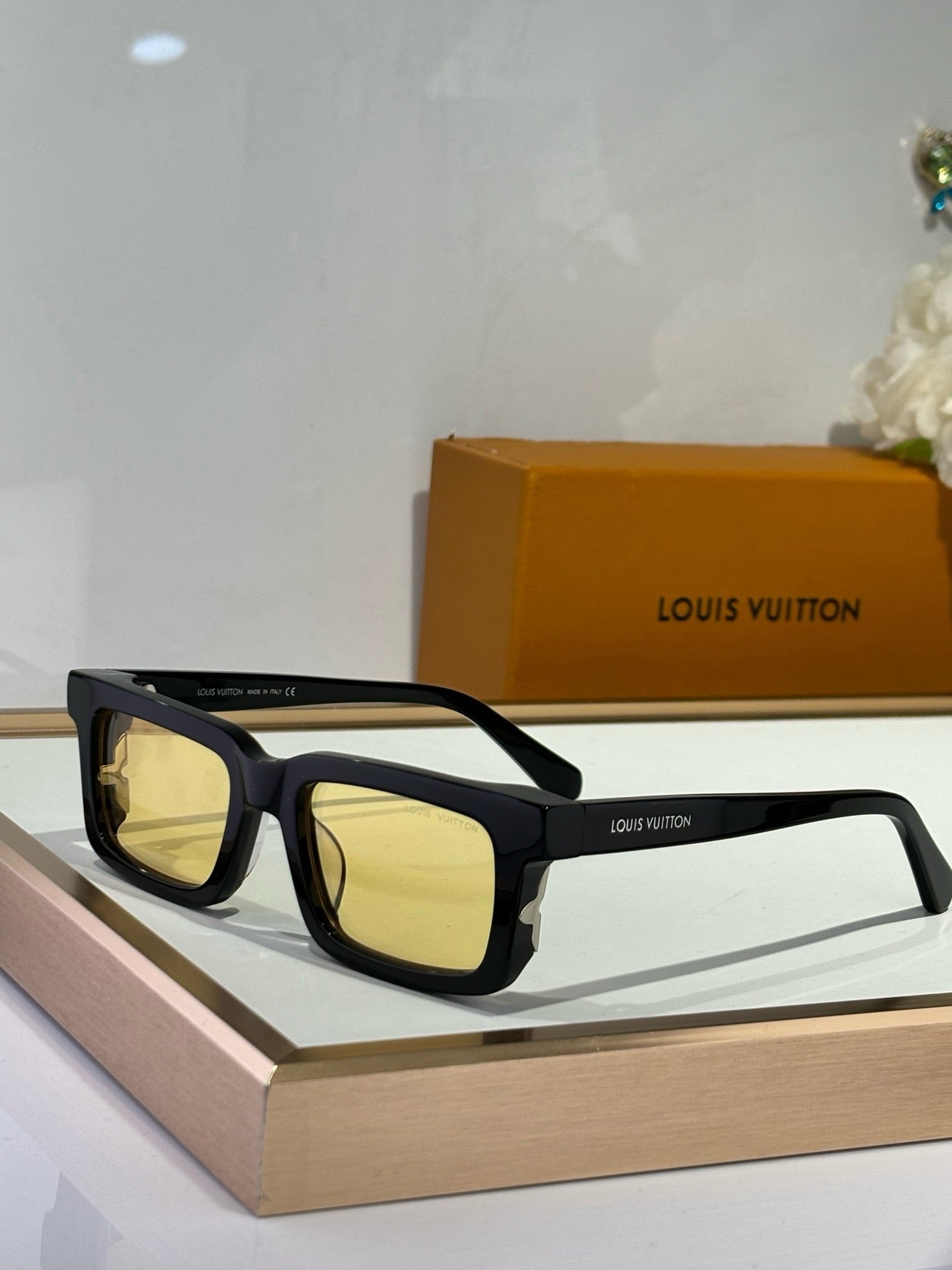 Louis Eyewear SIZE: 51-21-140