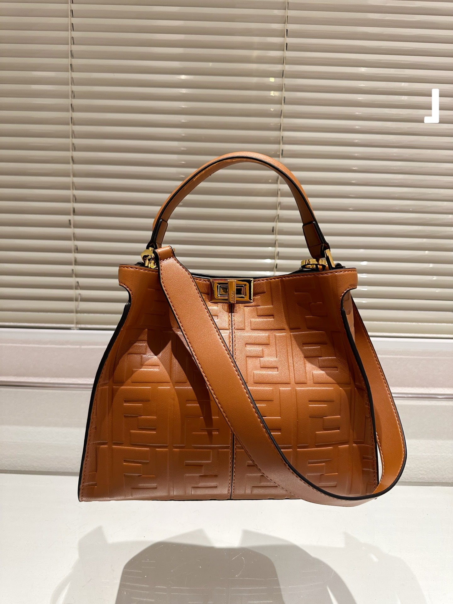 Fen new arrival PEEKABOO tote bag size; 30 * 25cm