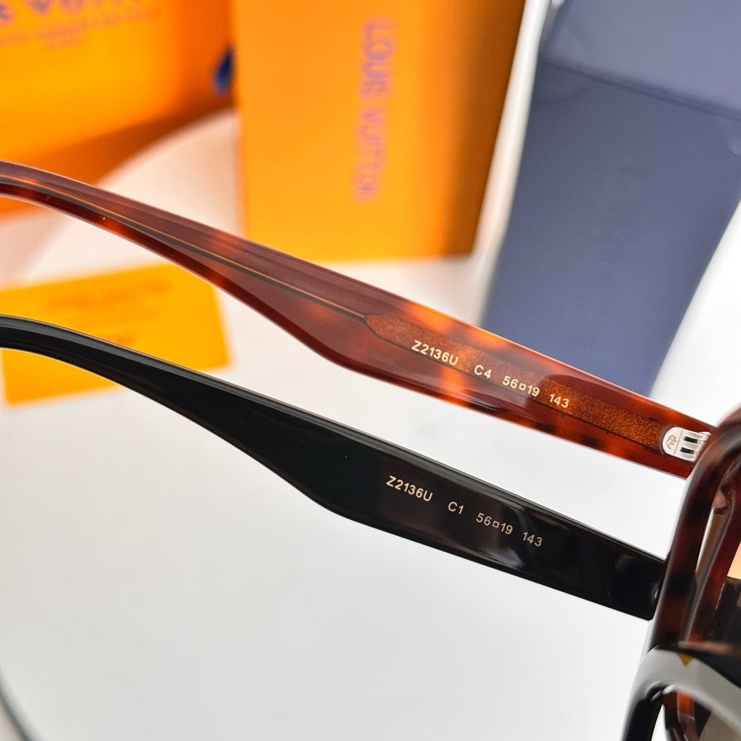 Louis Eyewear SIZE: 56-19-143
