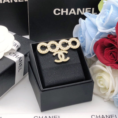 Cc brooch 0078