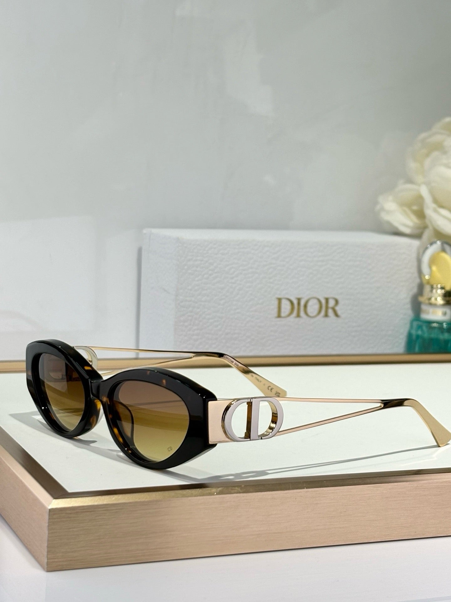 DI*R Eyewear SIZE: