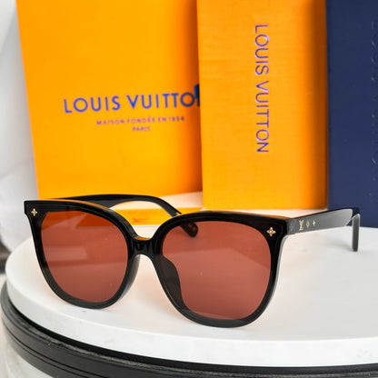 Louis Eyewear SIZE: 55-18-145