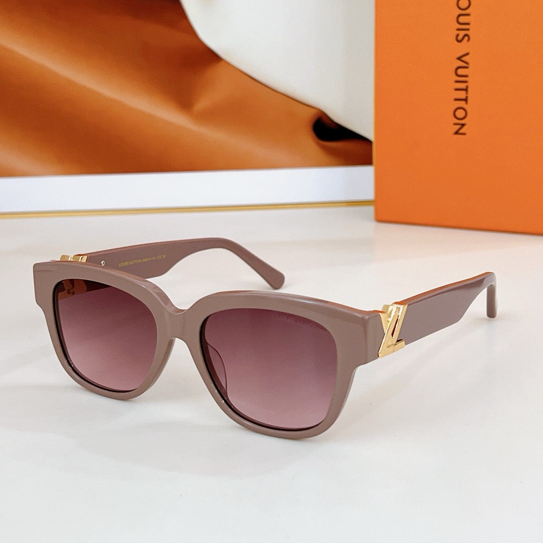 Louis Eyewear SIZE: 53-18-140