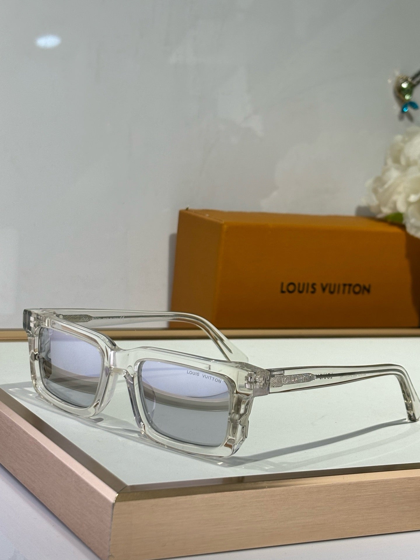 Louis Eyewear SIZE: 51-21-140