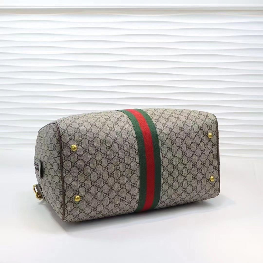 GC443 Gc Savoy Medium Duffle Bag/ 16.5"W x 10.6"H x 10.5"D