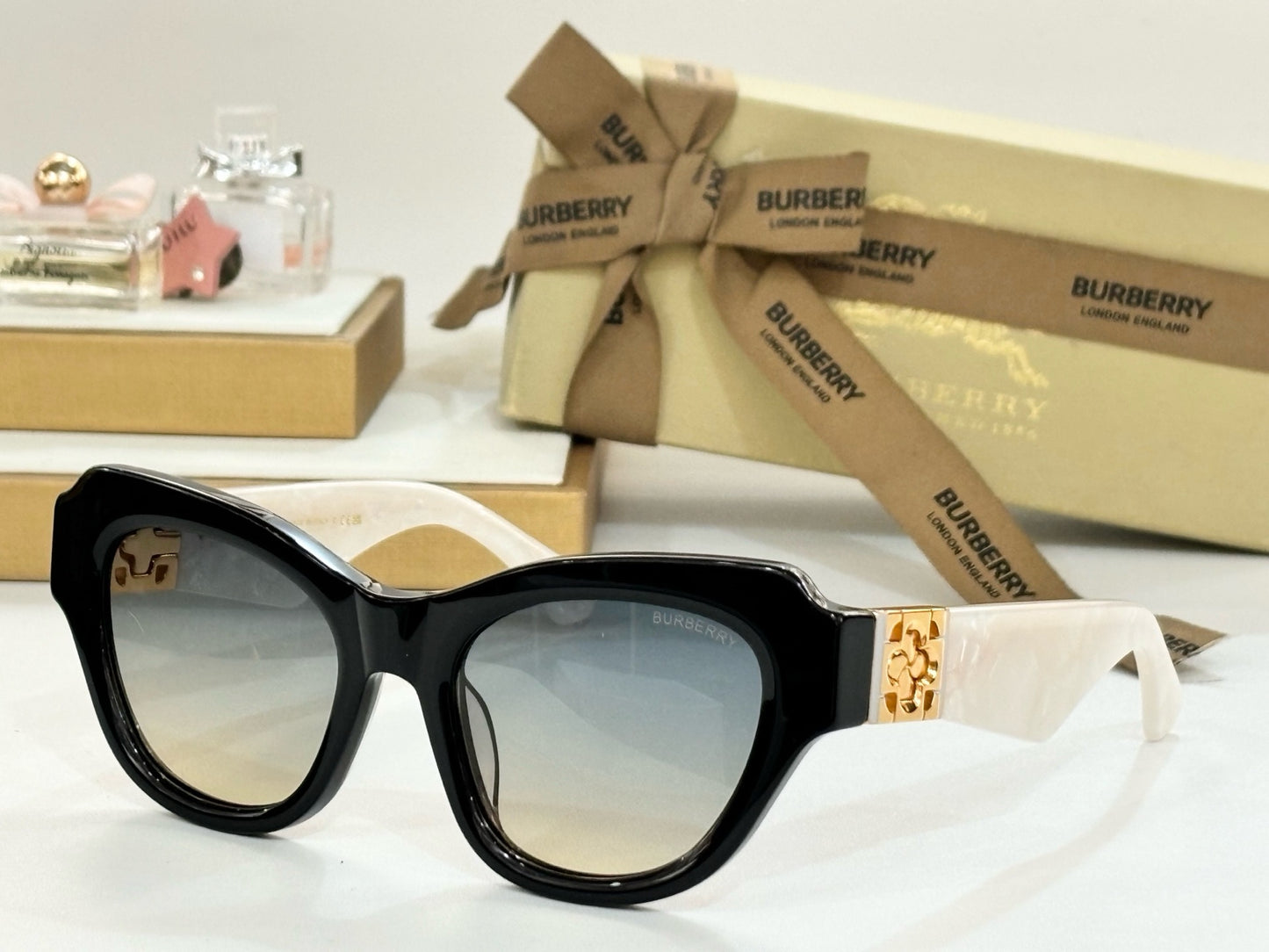 BURBE*RY Eyewear SIZE: 53-20-130