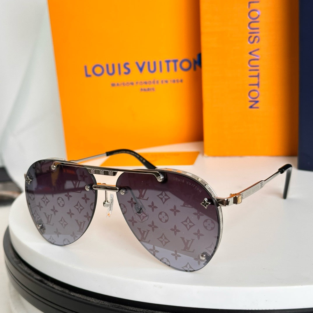 Louis Eyewear SIZE: 61-14-145