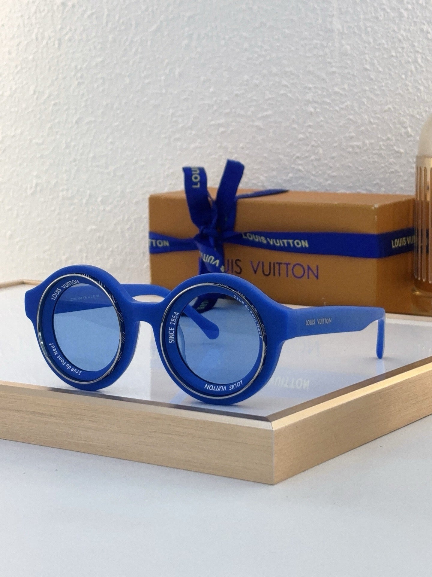 Louis Eyewear SIZE: 43-30-145