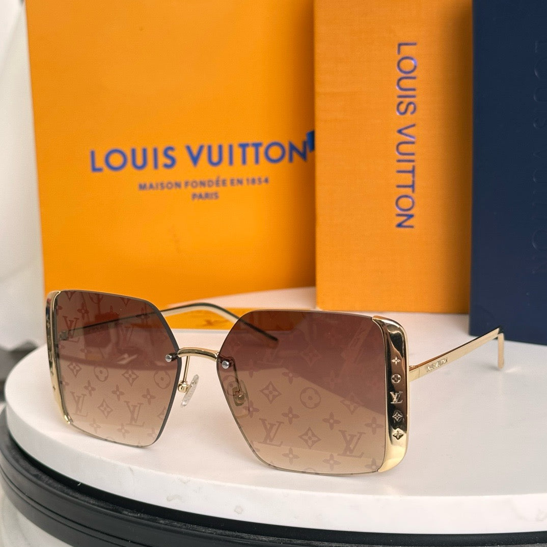 Louis Eyewear SIZE: