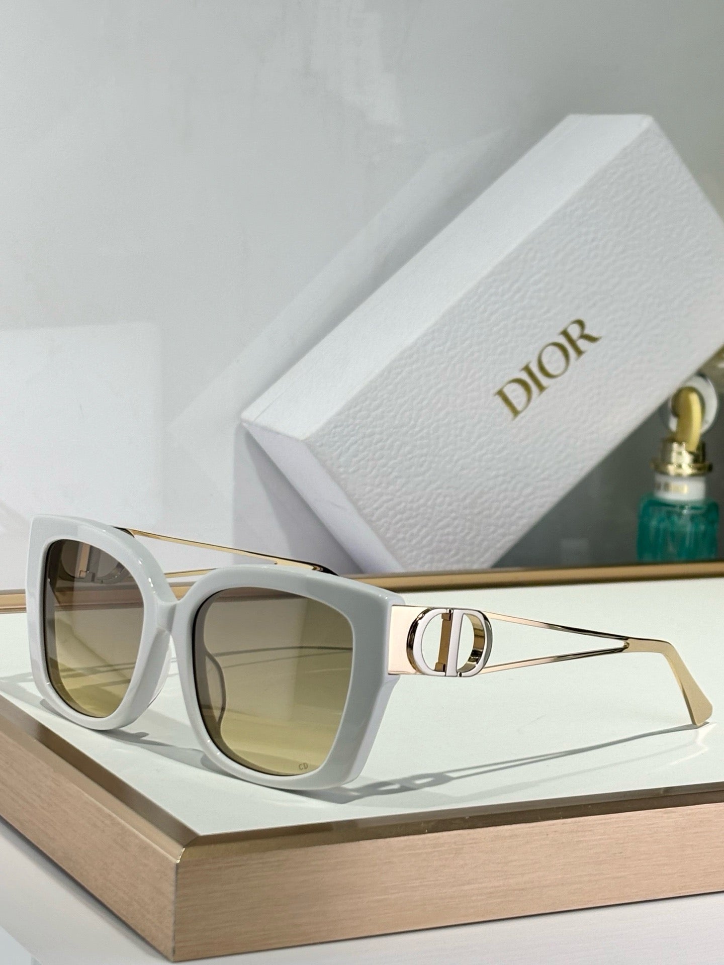 DI*R Eyewear SIZE:
