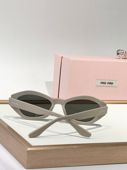 MIU MI* Eyewear SIZE: 55-20-148