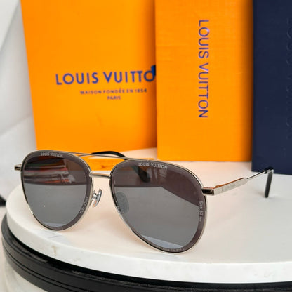 Louis Eyewear SIZE: 52-21-145