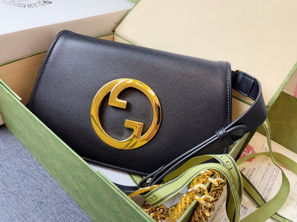 GC491 Blondie Shoulder Bag /  11"W x 6.3"H x 1.6"D