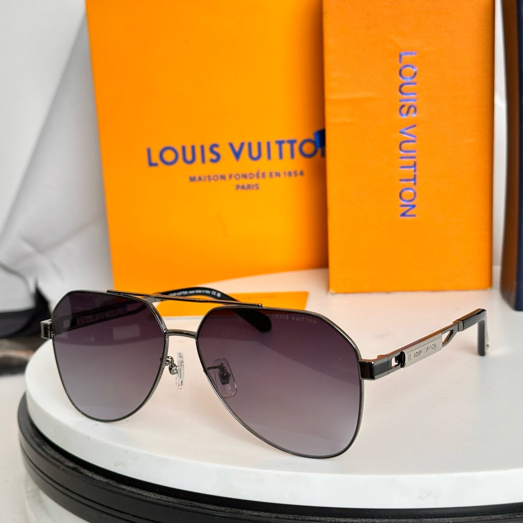 Louis Eyewear SIZE: 61-14-145