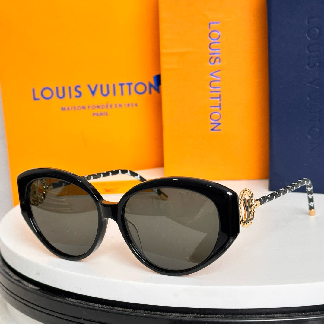 Louis Eyewear SIZE: 57-16-145