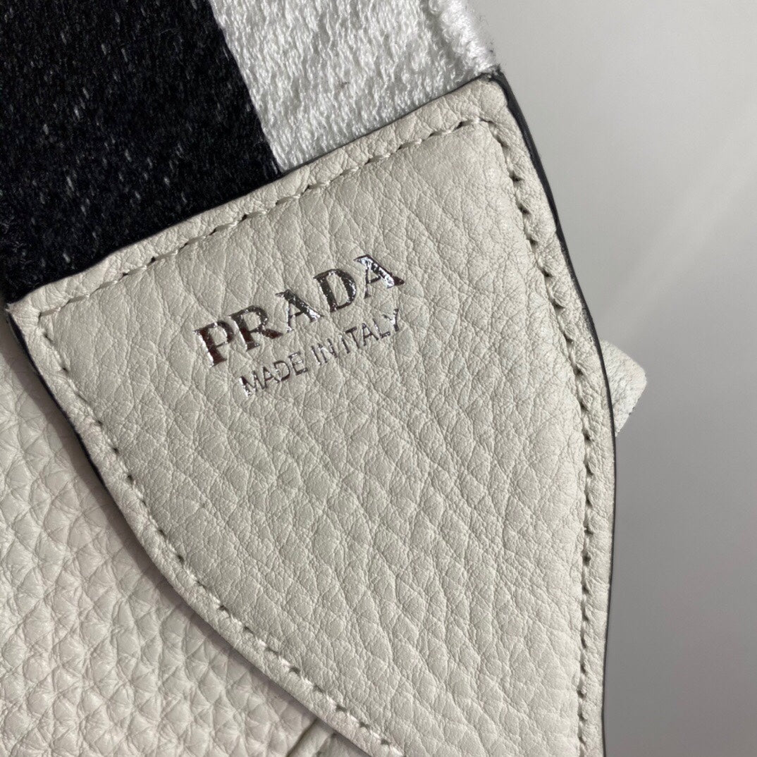 Pra Mini Shoulder Bag White For Women, Women's Bags 7.9in/20cm