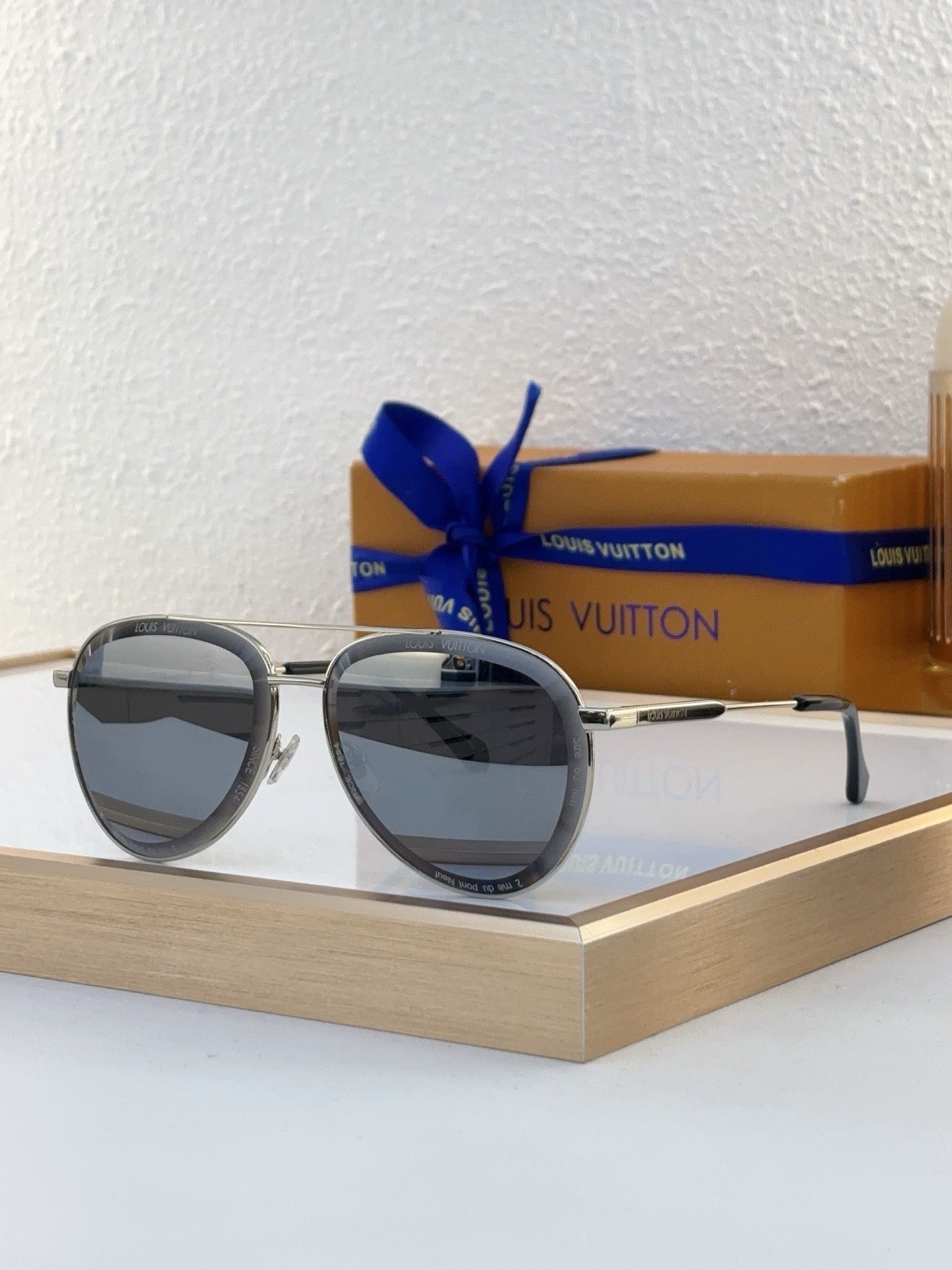 Louis Eyewear SIZE: 63-15-145