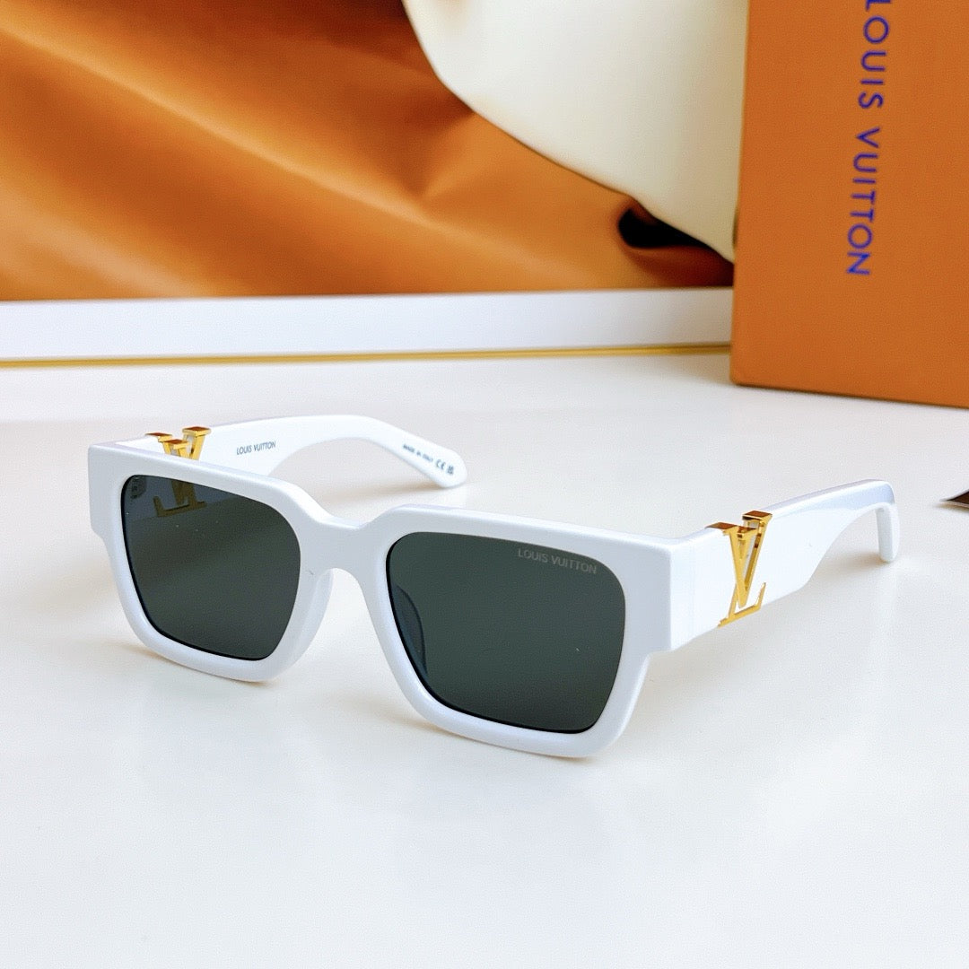 Louis Eyewear SIZE: 54-20-145
