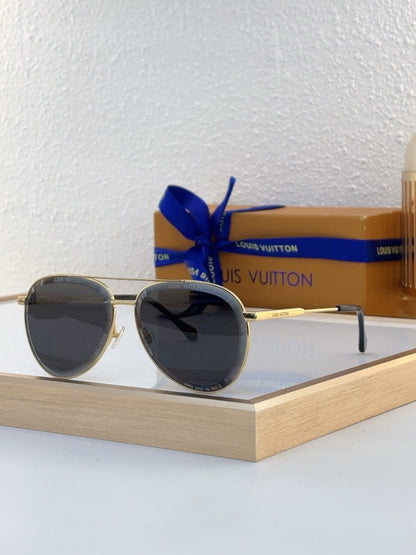 Louis Eyewear SIZE: 63-15-145