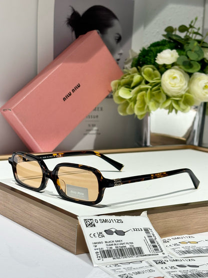 MIU MI* Eyewear SIZE: 51-16-140