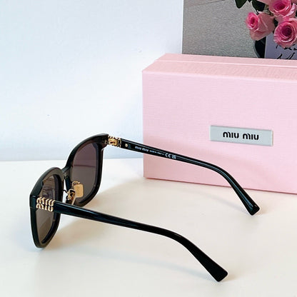 MIU MI* Eyewear SIZE: 61-15-145
