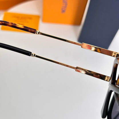 Louis Eyewear SIZE: 55-19-145