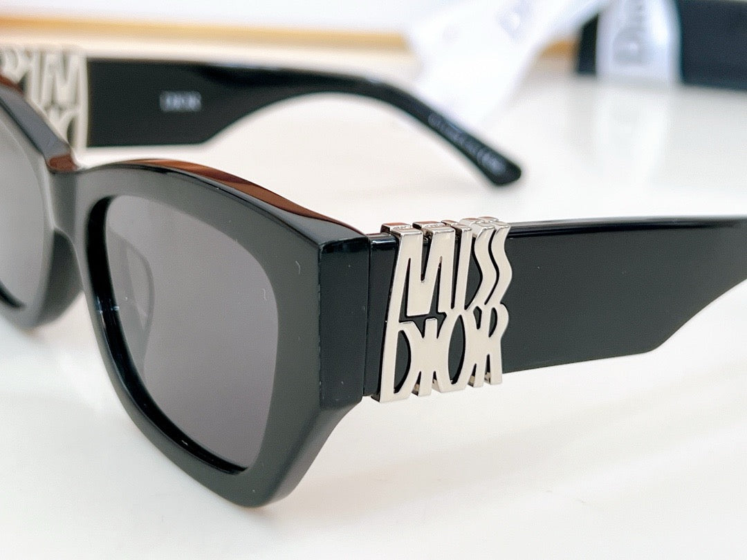 DI*R Eyewear SIZE: 56-17-140