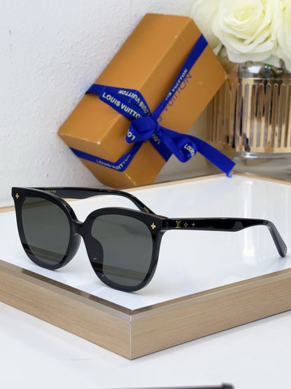 Louis Eyewear SIZE: 63-17-145