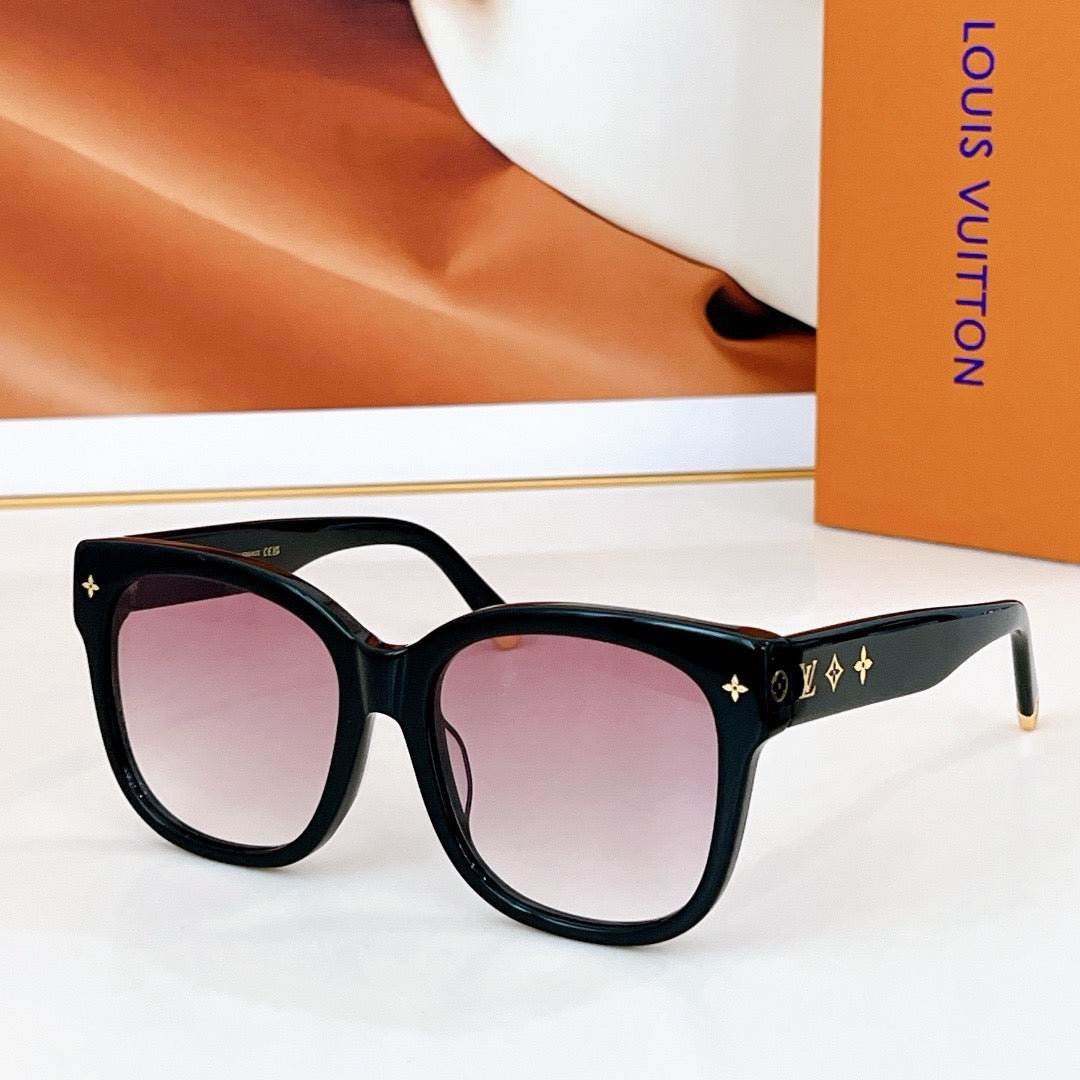 Louis Eyewear SIZE: 56-18-143