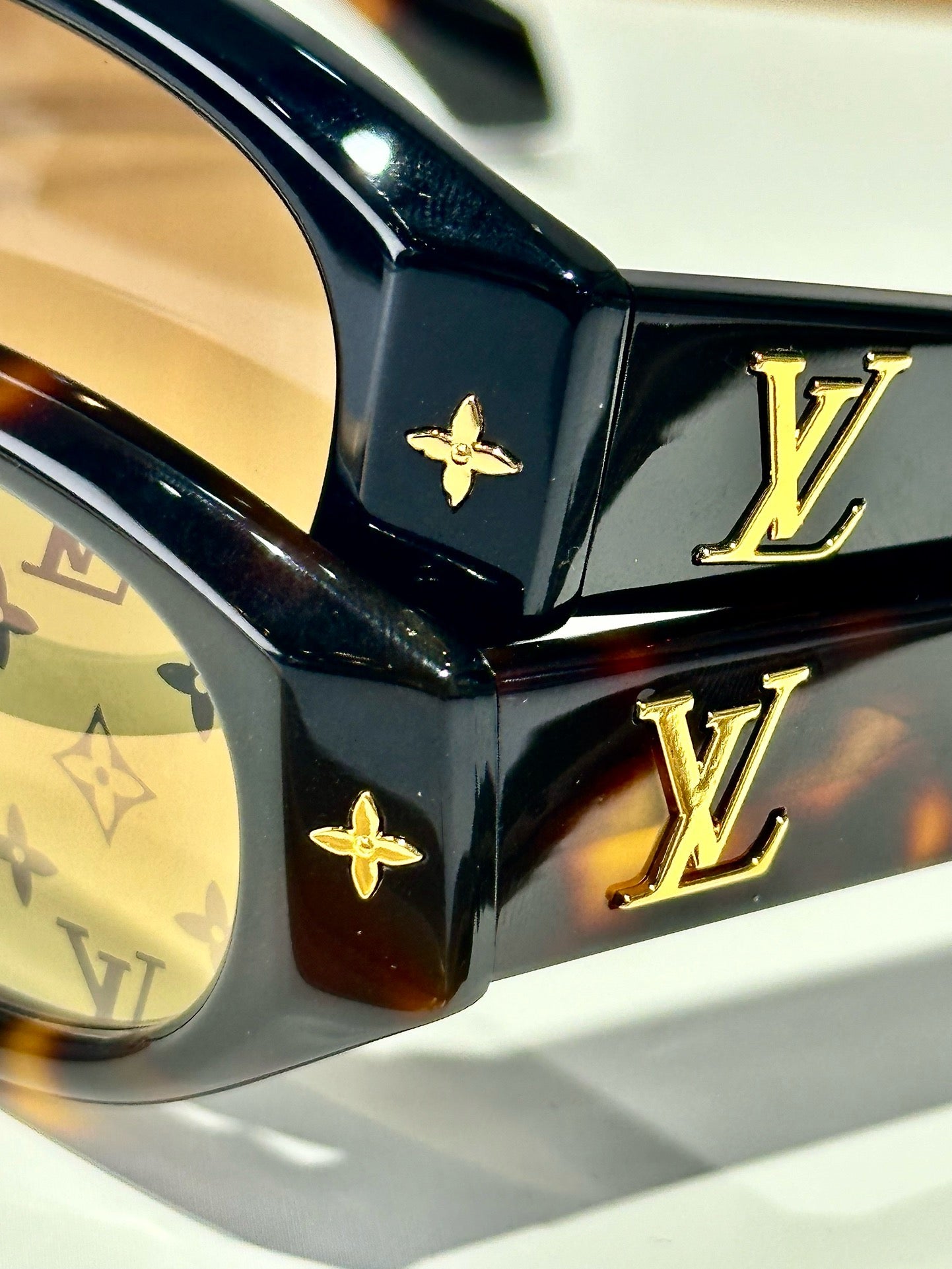 Louis Eyewear SIZE: 51-23-145