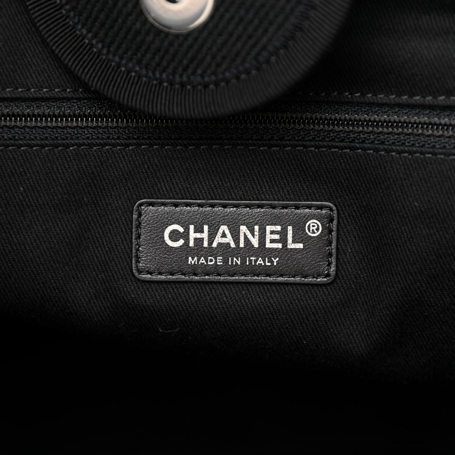 cc Canvas Pearl Medium Deauville Tote Black