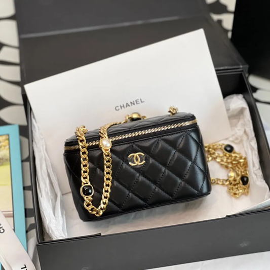 CC VANITY WITH CHAIN BAG