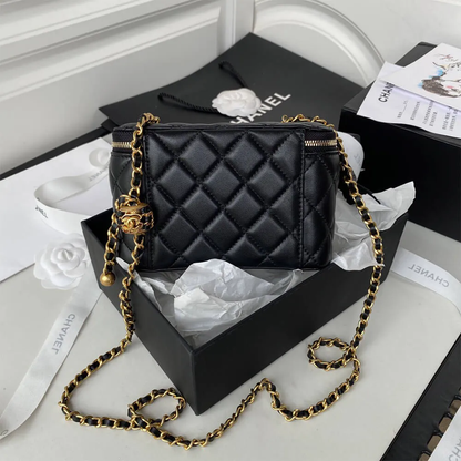 CC VANITY WITH CHAIN BAG