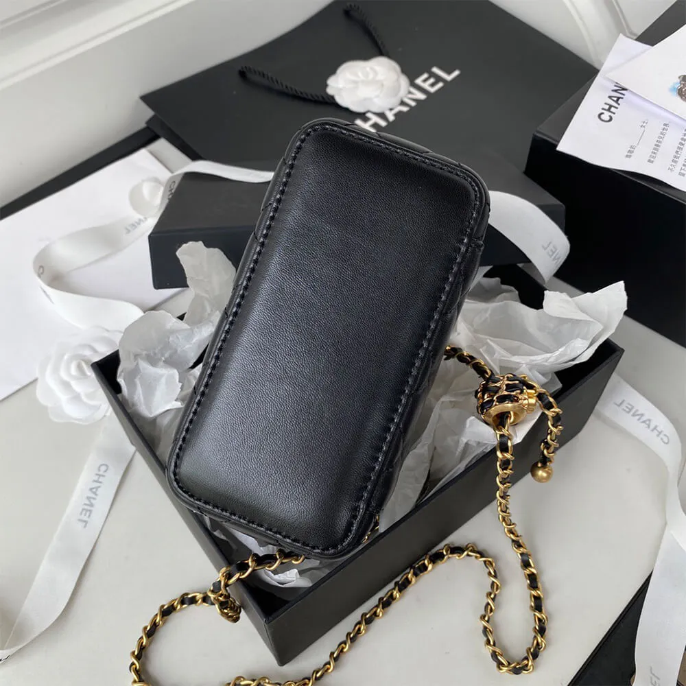 CC VANITY WITH CHAIN BAG