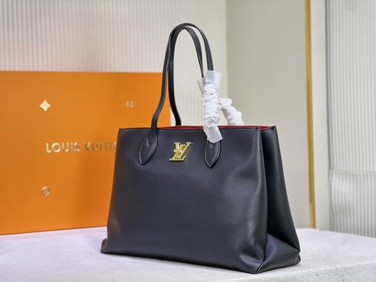 Louis Lockme M57345 bag size: 42x28x15cm